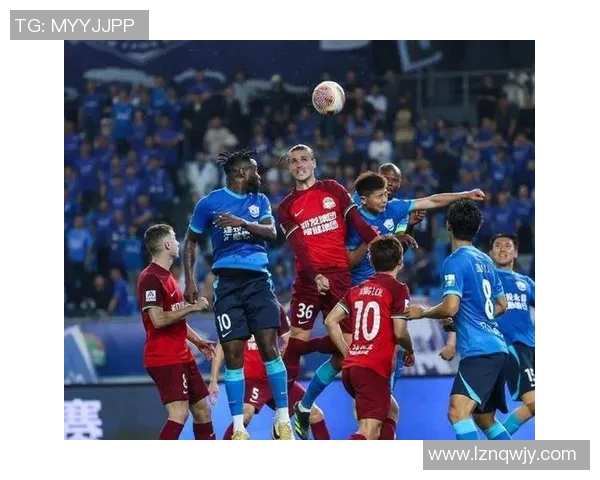 足球球星桌面风采展示全景 打造专属你的运动氛围与激情时刻